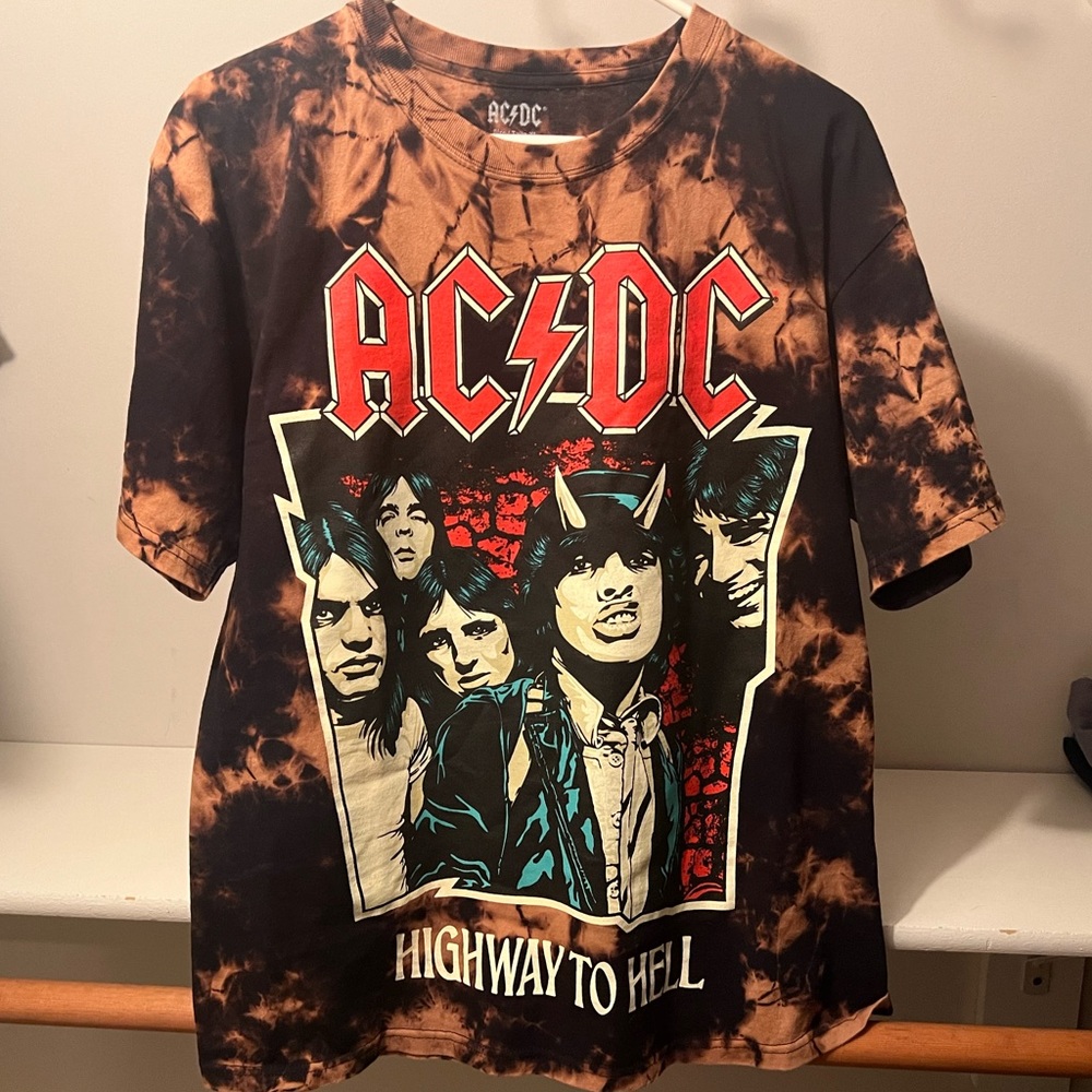 AC/DC Band Tee T-shirt!